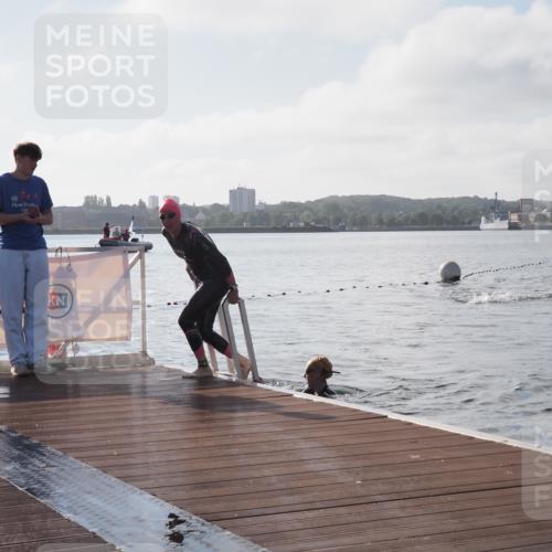 17.08.2025 - KN Förde Triathlon 2025 KatJ http://msf.ph/oto/8576258 17.08.2025 09:12:40 Schwimmen 136, 142, 136, 142 meine-sportfotos.de
