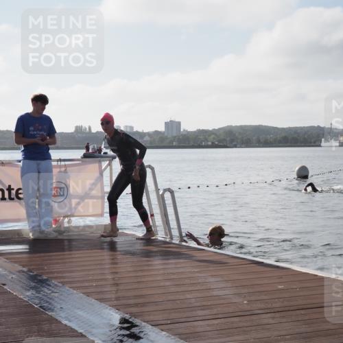 17.08.2025 - KN Förde Triathlon 2025 KatJ http://msf.ph/oto/8576261 17.08.2025 09:12:40 Schwimmen 136, 142, 136, 142 meine-sportfotos.de