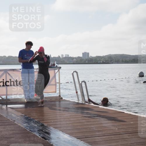 17.08.2025 - KN Förde Triathlon 2025 KatJ http://msf.ph/oto/8576269 17.08.2025 09:12:41 Schwimmen 136, 142, 136, 142 meine-sportfotos.de