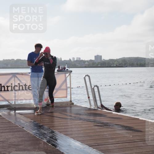 17.08.2025 - KN Förde Triathlon 2025 KatJ http://msf.ph/oto/8576271 17.08.2025 09:12:41 Schwimmen 136, 142, 136, 142 meine-sportfotos.de