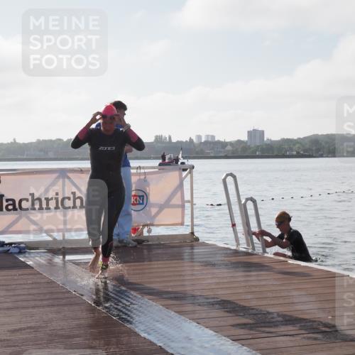 17.08.2025 - KN Förde Triathlon 2025 KatJ http://msf.ph/oto/8576278 17.08.2025 09:12:41 Schwimmen 136, 142, 136, 142 meine-sportfotos.de