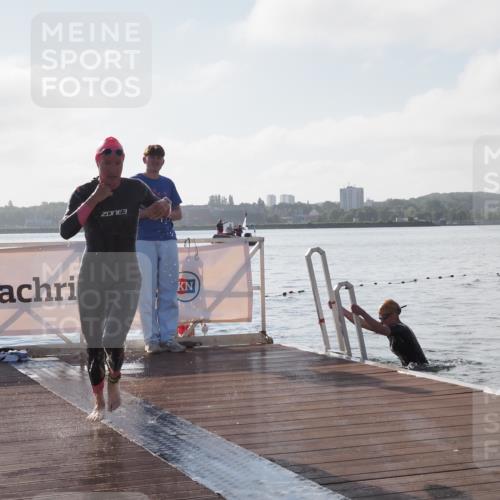 17.08.2025 - KN Förde Triathlon 2025 KatJ http://msf.ph/oto/8576283 17.08.2025 09:12:42 Schwimmen 136, 142, 136, 142 meine-sportfotos.de
