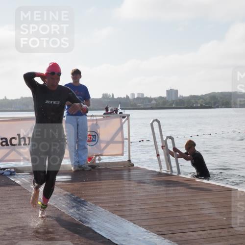 17.08.2025 - KN Förde Triathlon 2025 KatJ http://msf.ph/oto/8576287 17.08.2025 09:12:42 Schwimmen 136, 142, 136, 142 meine-sportfotos.de