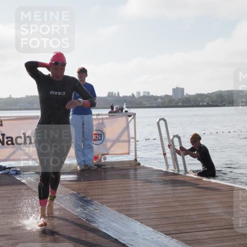 17.08.2025 - KN Förde Triathlon 2025 KatJ http://msf.ph/oto/8576289 17.08.2025 09:12:42 Schwimmen 136, 142, 136, 142 meine-sportfotos.de
