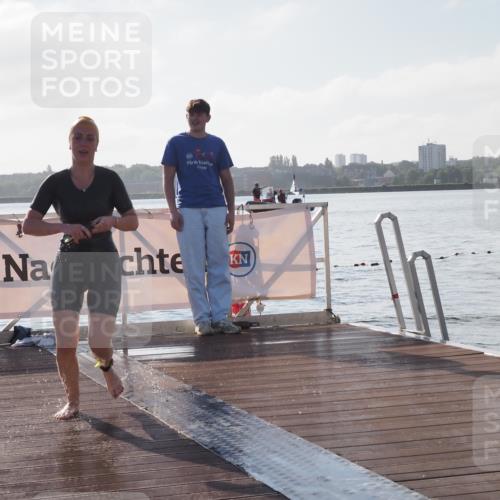 17.08.2025 - KN Förde Triathlon 2025 KatJ http://msf.ph/oto/8576297 17.08.2025 09:12:46 Schwimmen 136, 142, 136, 142 meine-sportfotos.de