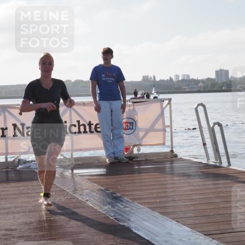 17.08.2025 - KN Förde Triathlon 2025 KatJ http://msf.ph/oto/8576299 17.08.2025 09:12:46 Schwimmen 136, 142, 136, 142 meine-sportfotos.de