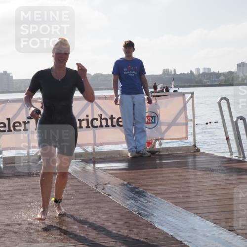 17.08.2025 - KN Förde Triathlon 2025 KatJ http://msf.ph/oto/8576304 17.08.2025 09:12:47 Schwimmen 136, 142, 136, 142 meine-sportfotos.de
