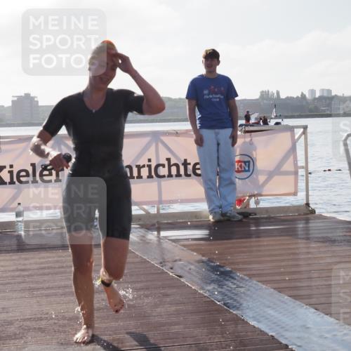 17.08.2025 - KN Förde Triathlon 2025 KatJ http://msf.ph/oto/8576309 17.08.2025 09:12:47 Schwimmen 136, 142, 136, 142 meine-sportfotos.de