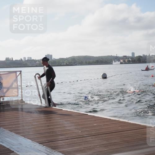 17.08.2025 - KN Förde Triathlon 2025 KatJ http://msf.ph/oto/8576314 17.08.2025 09:13:02 Schwimmen 126, 126 meine-sportfotos.de