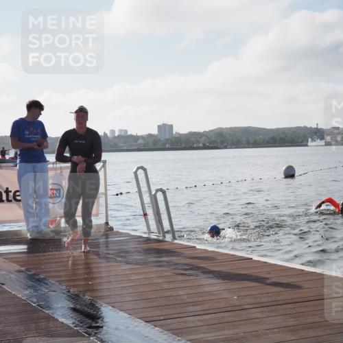 17.08.2025 - KN Förde Triathlon 2025 KatJ http://msf.ph/oto/8576331 17.08.2025 09:13:04 Schwimmen 122, 126, 130, 126 meine-sportfotos.de