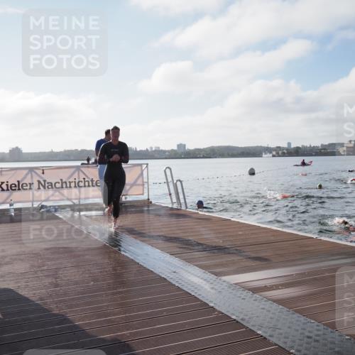 17.08.2025 - KN Förde Triathlon 2025 KatJ http://msf.ph/oto/8576334 17.08.2025 09:13:04 Schwimmen 122, 126, 130, 126 meine-sportfotos.de