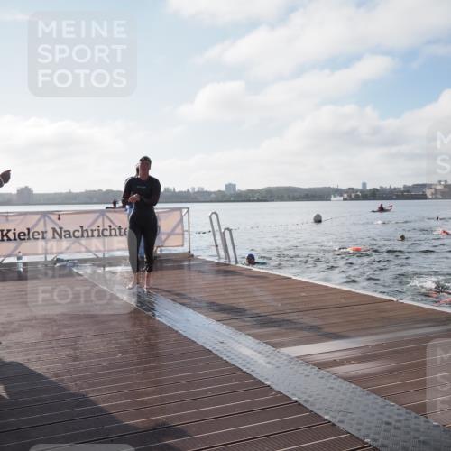 17.08.2025 - KN Förde Triathlon 2025 KatJ http://msf.ph/oto/8576336 17.08.2025 09:13:04 Schwimmen 122, 126, 130, 126 meine-sportfotos.de
