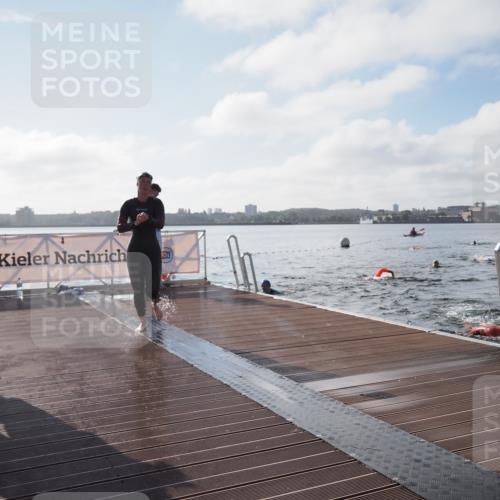 17.08.2025 - KN Förde Triathlon 2025 KatJ http://msf.ph/oto/8576339 17.08.2025 09:13:05 Schwimmen 122, 126, 130, 126 meine-sportfotos.de