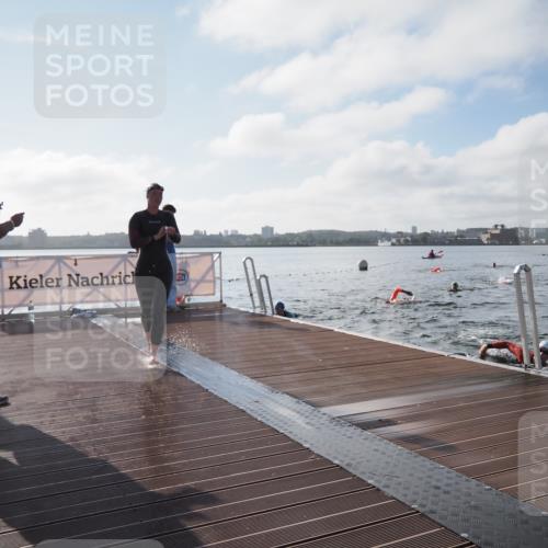 17.08.2025 - KN Förde Triathlon 2025 KatJ http://msf.ph/oto/8576341 17.08.2025 09:13:05 Schwimmen 122, 126, 130, 126 meine-sportfotos.de