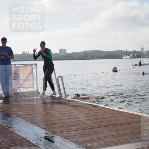 17.08.2025 - KN Förde Triathlon 2025 KatJ http://msf.ph/oto/8576367 17.08.2025 09:13:10 Schwimmen 122, 126, 130, 122, 126, 130 meine-sportfotos.de