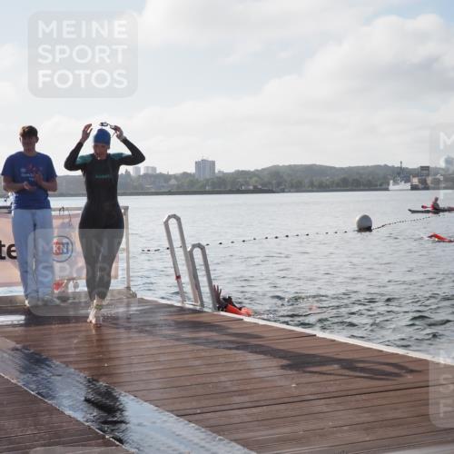 17.08.2025 - KN Förde Triathlon 2025 KatJ http://msf.ph/oto/8576371 17.08.2025 09:13:11 Schwimmen 122, 126, 130, 122, 126, 130 meine-sportfotos.de