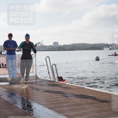 17.08.2025 - KN Förde Triathlon 2025 KatJ http://msf.ph/oto/8576375 17.08.2025 09:13:11 Schwimmen 122, 126, 130, 122, 126, 130 meine-sportfotos.de