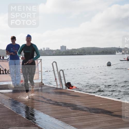17.08.2025 - KN Förde Triathlon 2025 KatJ http://msf.ph/oto/8576379 17.08.2025 09:13:11 Schwimmen 122, 126, 130, 122, 126, 130 meine-sportfotos.de