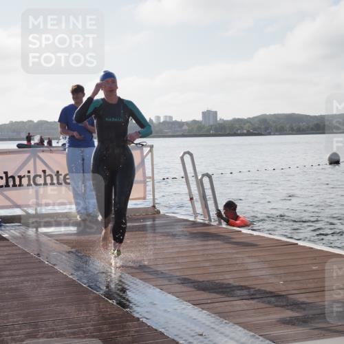 17.08.2025 - KN Förde Triathlon 2025 KatJ http://msf.ph/oto/8576384 17.08.2025 09:13:12 Schwimmen 122, 126, 130, 122, 126, 130 meine-sportfotos.de