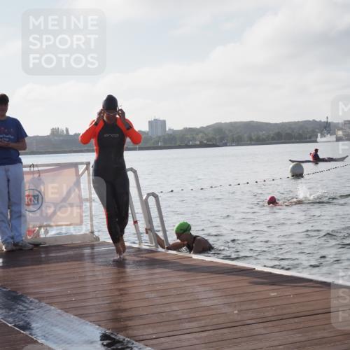 17.08.2025 - KN Förde Triathlon 2025 KatJ http://msf.ph/oto/8576399 17.08.2025 09:13:19 Schwimmen 122, 130, 135, 198, 122, 130, 135, 198 meine-sportfotos.de