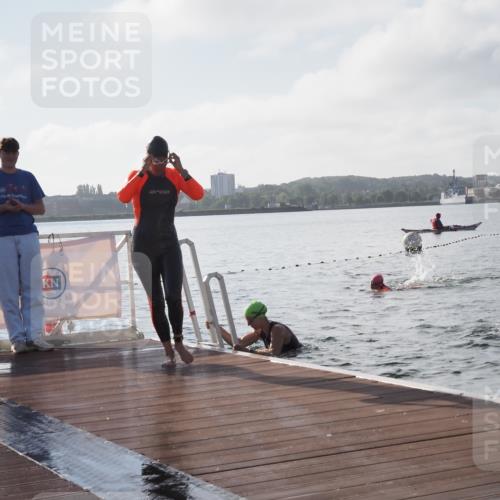 17.08.2025 - KN Förde Triathlon 2025 KatJ http://msf.ph/oto/8576402 17.08.2025 09:13:19 Schwimmen 122, 130, 135, 198, 122, 130, 135, 198 meine-sportfotos.de