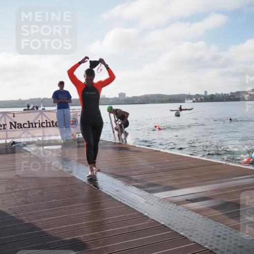 17.08.2025 - KN Förde Triathlon 2025 KatJ http://msf.ph/oto/8576418 17.08.2025 09:13:22 Schwimmen 130, 135, 148, 198, 122, 130, 135, 198 meine-sportfotos.de