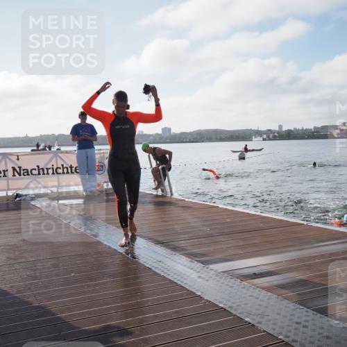 17.08.2025 - KN Förde Triathlon 2025 KatJ http://msf.ph/oto/8576420 17.08.2025 09:13:22 Schwimmen 130, 135, 148, 198, 122, 130, 135, 198 meine-sportfotos.de