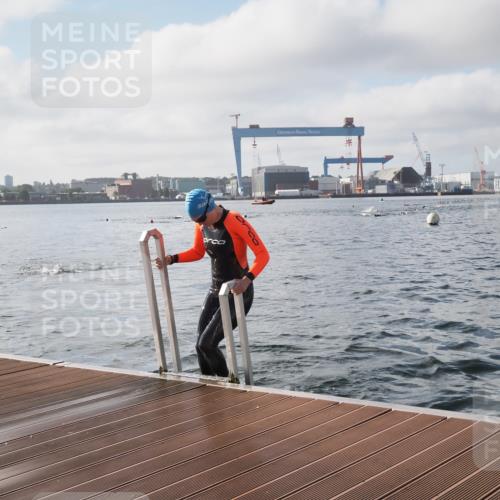 17.08.2025 - KN Förde Triathlon 2025 KatJ http://msf.ph/oto/8576452 17.08.2025 09:13:29 Schwimmen 135, 138, 148, 198, 135, 148, 198 meine-sportfotos.de