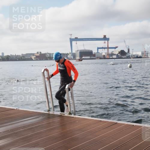 17.08.2025 - KN Förde Triathlon 2025 KatJ http://msf.ph/oto/8576454 17.08.2025 09:13:29 Schwimmen 135, 138, 148, 198, 135, 148, 198 meine-sportfotos.de