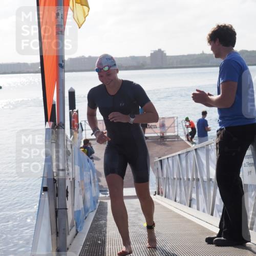 17.08.2025 - KN Förde Triathlon 2025 MichiJ http://msf.ph/oto/8576575 17.08.2025 09:10:37 Schwimmen 105, 114, 119, 253, 113, 121, 253 meine-sportfotos.de