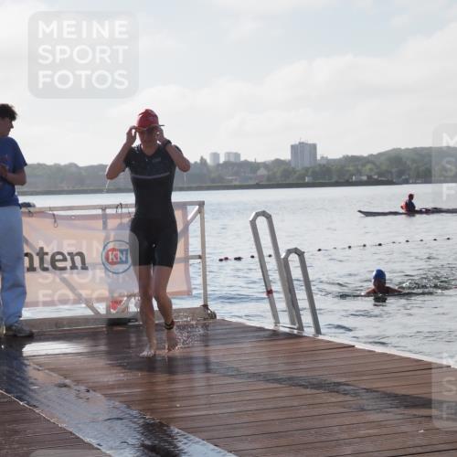 17.08.2025 - KN Förde Triathlon 2025 KatJ http://msf.ph/oto/8576591 17.08.2025 09:14:30 Schwimmen 140, 140 meine-sportfotos.de