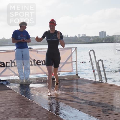 17.08.2025 - KN Förde Triathlon 2025 KatJ http://msf.ph/oto/8576594 17.08.2025 09:14:31 Schwimmen 140, 140 meine-sportfotos.de