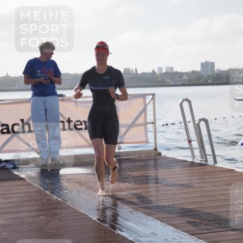 17.08.2025 - KN Förde Triathlon 2025 KatJ http://msf.ph/oto/8576596 17.08.2025 09:14:31 Schwimmen 140, 140 meine-sportfotos.de