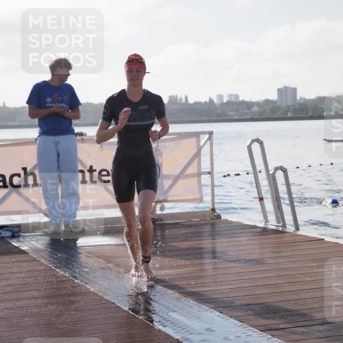 17.08.2025 - KN Förde Triathlon 2025 KatJ http://msf.ph/oto/8576598 17.08.2025 09:14:31 Schwimmen 140, 140 meine-sportfotos.de