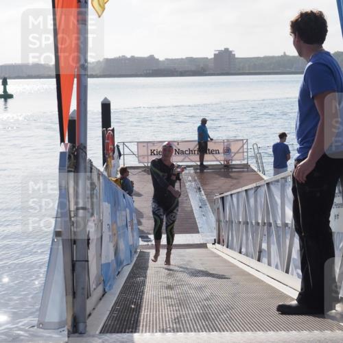 17.08.2025 - KN Förde Triathlon 2025 MichiJ http://msf.ph/oto/8576624 17.08.2025 09:10:48 Schwimmen 113, 121, 121 meine-sportfotos.de