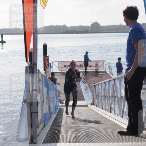17.08.2025 - KN Förde Triathlon 2025 MichiJ http://msf.ph/oto/8576630 17.08.2025 09:10:48 Schwimmen 113, 121, 121 meine-sportfotos.de