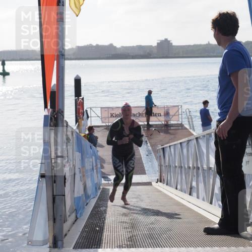 17.08.2025 - KN Förde Triathlon 2025 MichiJ http://msf.ph/oto/8576632 17.08.2025 09:10:48 Schwimmen 113, 121, 121 meine-sportfotos.de