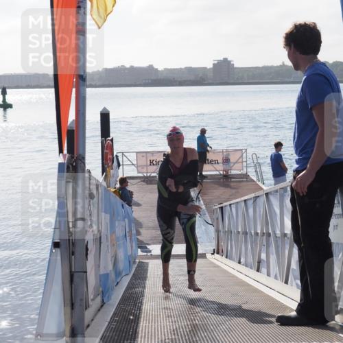17.08.2025 - KN Förde Triathlon 2025 MichiJ http://msf.ph/oto/8576639 17.08.2025 09:10:48 Schwimmen 113, 121, 121 meine-sportfotos.de