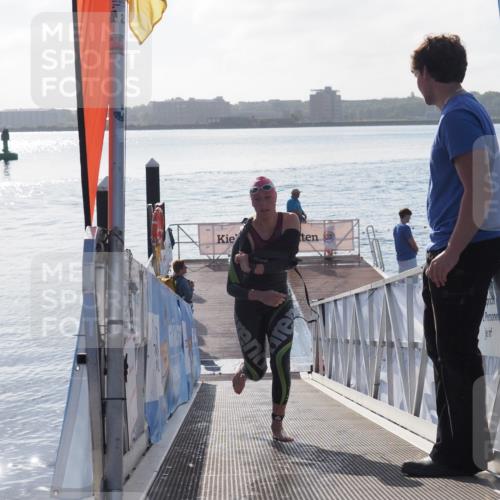 17.08.2025 - KN Förde Triathlon 2025 MichiJ http://msf.ph/oto/8576641 17.08.2025 09:10:49 Schwimmen 113, 121, 121 meine-sportfotos.de