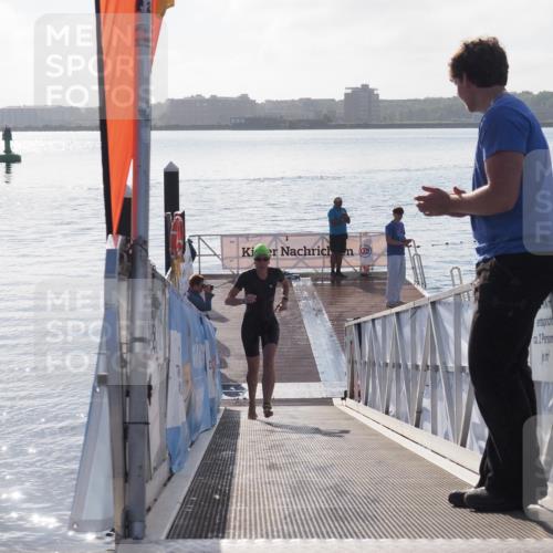 17.08.2025 - KN Förde Triathlon 2025 MichiJ http://msf.ph/oto/8576665 17.08.2025 09:11:13 Schwimmen 117, 116, 117, 125, 157 meine-sportfotos.de