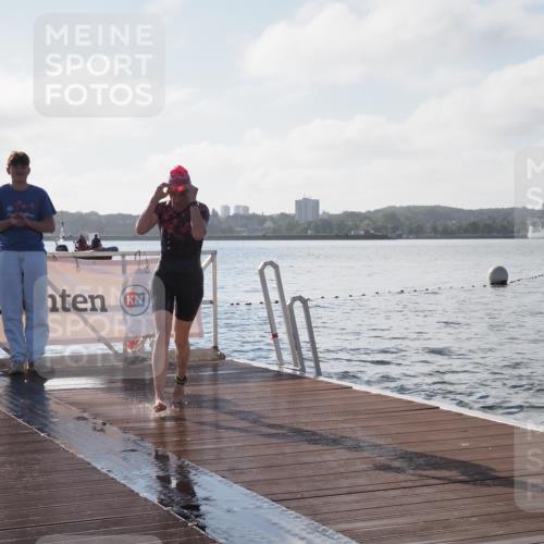 17.08.2025 - KN Förde Triathlon 2025 KatJ http://msf.ph/oto/8576817 17.08.2025 09:15:14 Schwimmen 143, 145, 133, 143, 145, 147 meine-sportfotos.de