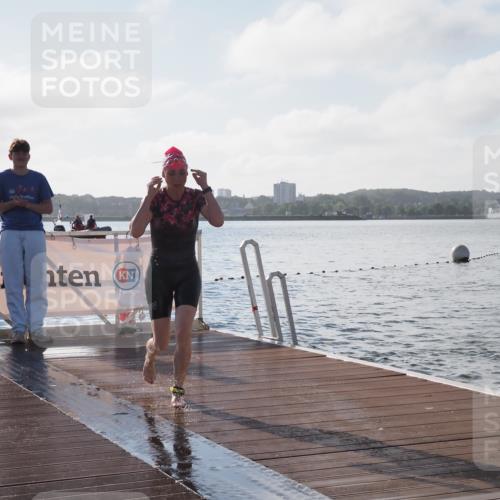 17.08.2025 - KN Förde Triathlon 2025 KatJ http://msf.ph/oto/8576824 17.08.2025 09:15:14 Schwimmen 143, 145, 133, 143, 145, 147 meine-sportfotos.de