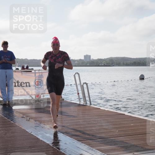 17.08.2025 - KN Förde Triathlon 2025 KatJ http://msf.ph/oto/8576828 17.08.2025 09:15:15 Schwimmen 143, 145, 149, 143, 145, 147 meine-sportfotos.de