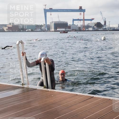 17.08.2025 - KN Förde Triathlon 2025 KatJ http://msf.ph/oto/8576830 17.08.2025 09:15:18 Schwimmen 143, 149, 143, 145, 147, 149 meine-sportfotos.de