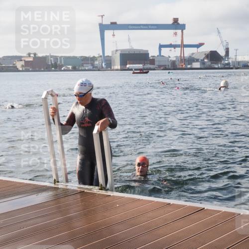 17.08.2025 - KN Förde Triathlon 2025 KatJ http://msf.ph/oto/8576838 17.08.2025 09:15:18 Schwimmen 143, 149, 143, 145, 147, 149 meine-sportfotos.de