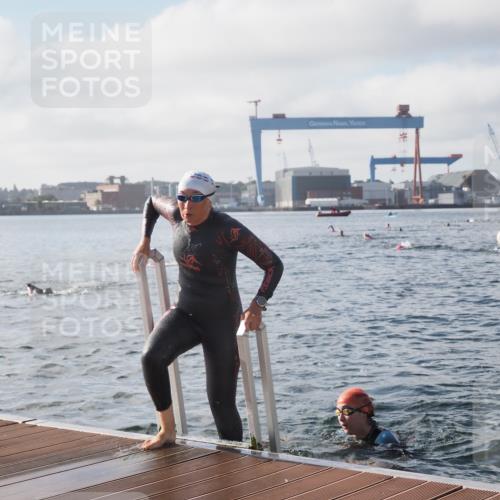 17.08.2025 - KN Förde Triathlon 2025 KatJ http://msf.ph/oto/8576844 17.08.2025 09:15:21 Schwimmen 141, 143, 149, 143, 145, 149 meine-sportfotos.de