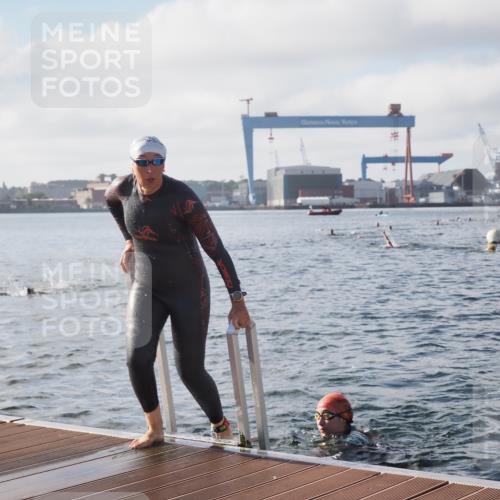 17.08.2025 - KN Förde Triathlon 2025 KatJ http://msf.ph/oto/8576849 17.08.2025 09:15:21 Schwimmen 141, 143, 149, 143, 145, 149 meine-sportfotos.de