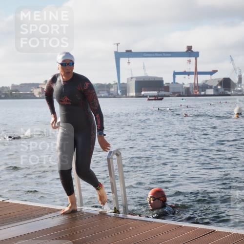 17.08.2025 - KN Förde Triathlon 2025 KatJ http://msf.ph/oto/8576851 17.08.2025 09:15:21 Schwimmen 141, 143, 149, 143, 145, 149 meine-sportfotos.de