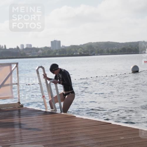 17.08.2025 - KN Förde Triathlon 2025 KatJ http://msf.ph/oto/8576910 17.08.2025 09:15:37 Schwimmen 131, 141, 131, 141, 149 meine-sportfotos.de