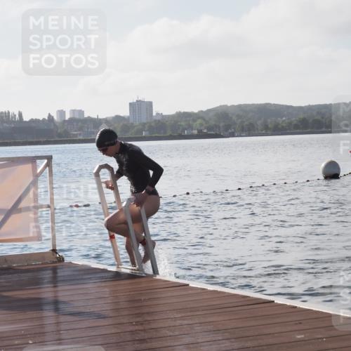 17.08.2025 - KN Förde Triathlon 2025 KatJ http://msf.ph/oto/8576917 17.08.2025 09:15:37 Schwimmen 131, 141, 131, 141, 149 meine-sportfotos.de